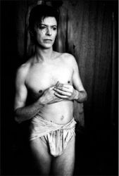 Bowie como John Merrick