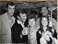 da esquerda para a direita: Jeff Barry, Bert Berns, Van Morrison, Janet Planet (futura esposa de Van) e Carmine "Wassel" DeNola em foto tirada em 1967, em Nova York